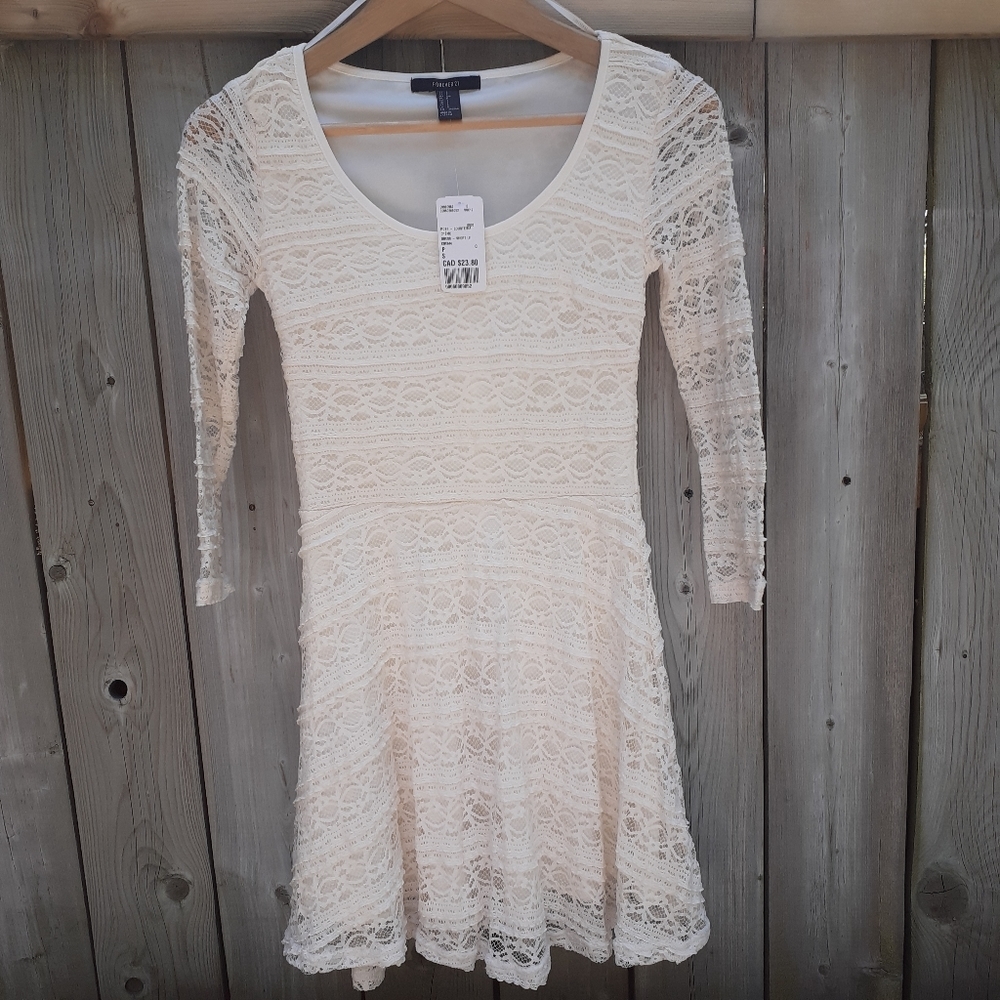 💖BUY 1 GET 1 FREE💖 NWT LACE DRESS-S